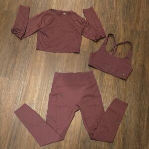 On Running Plum Activewear Set